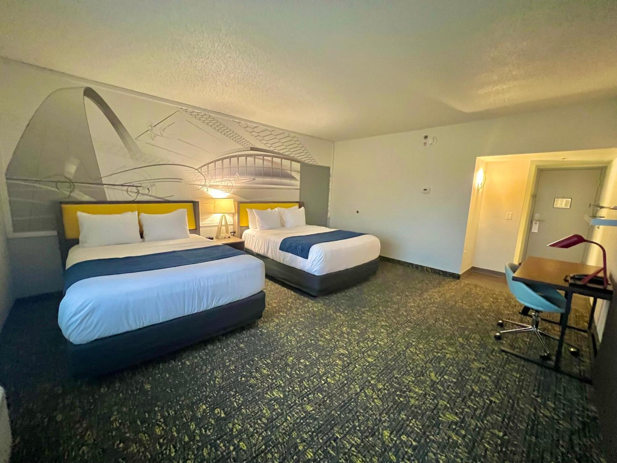 Saint Louis Airport Hotel Woodson Terrace Exteriör bild